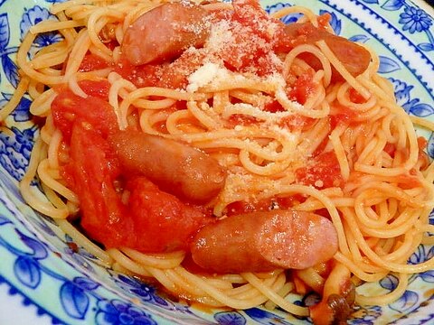 トマト缶で★ウインナーとしめじのトマトパスタ